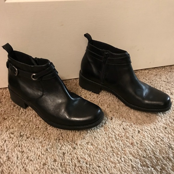clarks black leather chelsea boots